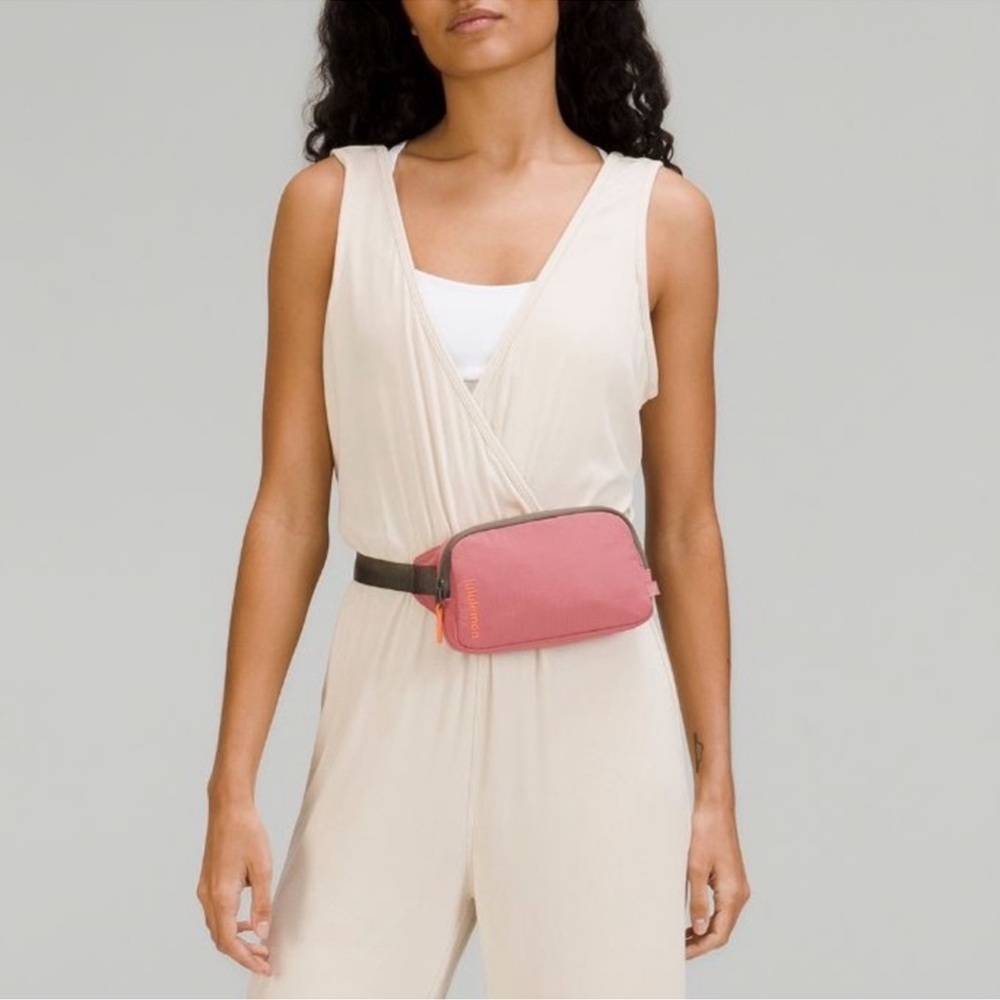 Lululemon Mini Belt Bag Brier Rose
